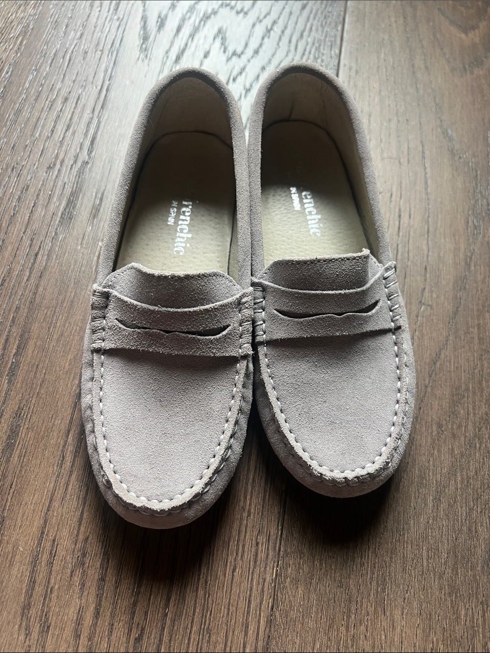 Childrenchic Kids Suede Penny Loafers in Light grey NWOT